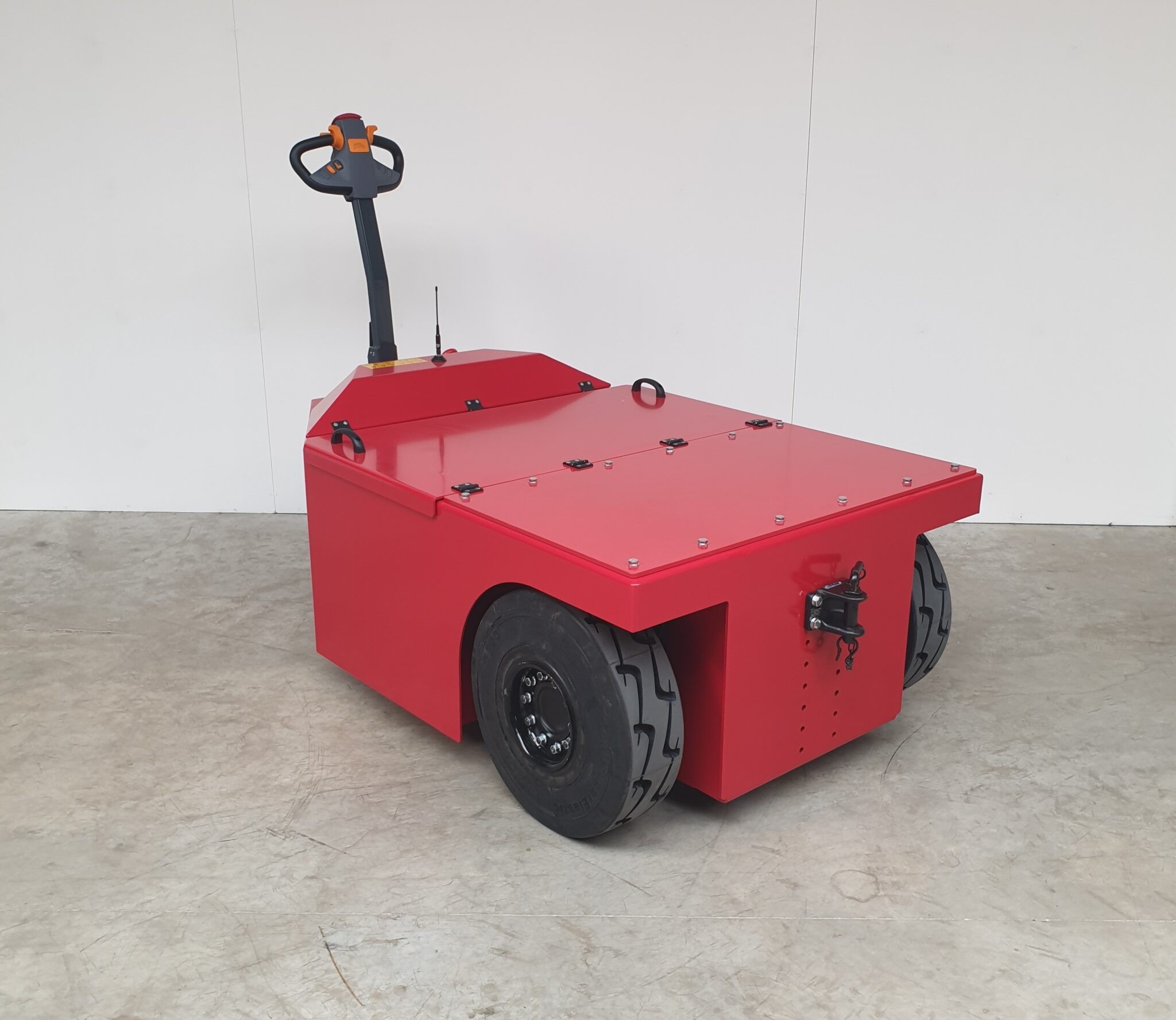 Tracteur-pousseur-Electrique-Multi-Mover-4XL-scaled