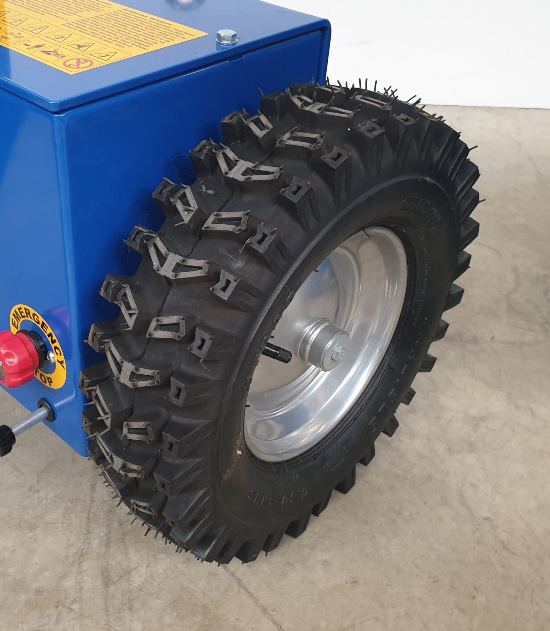 5WIEL40082-Luftreifen-4.80-8-mit-Winterprofil-B.-100-mm-O410-mm-1-scaled